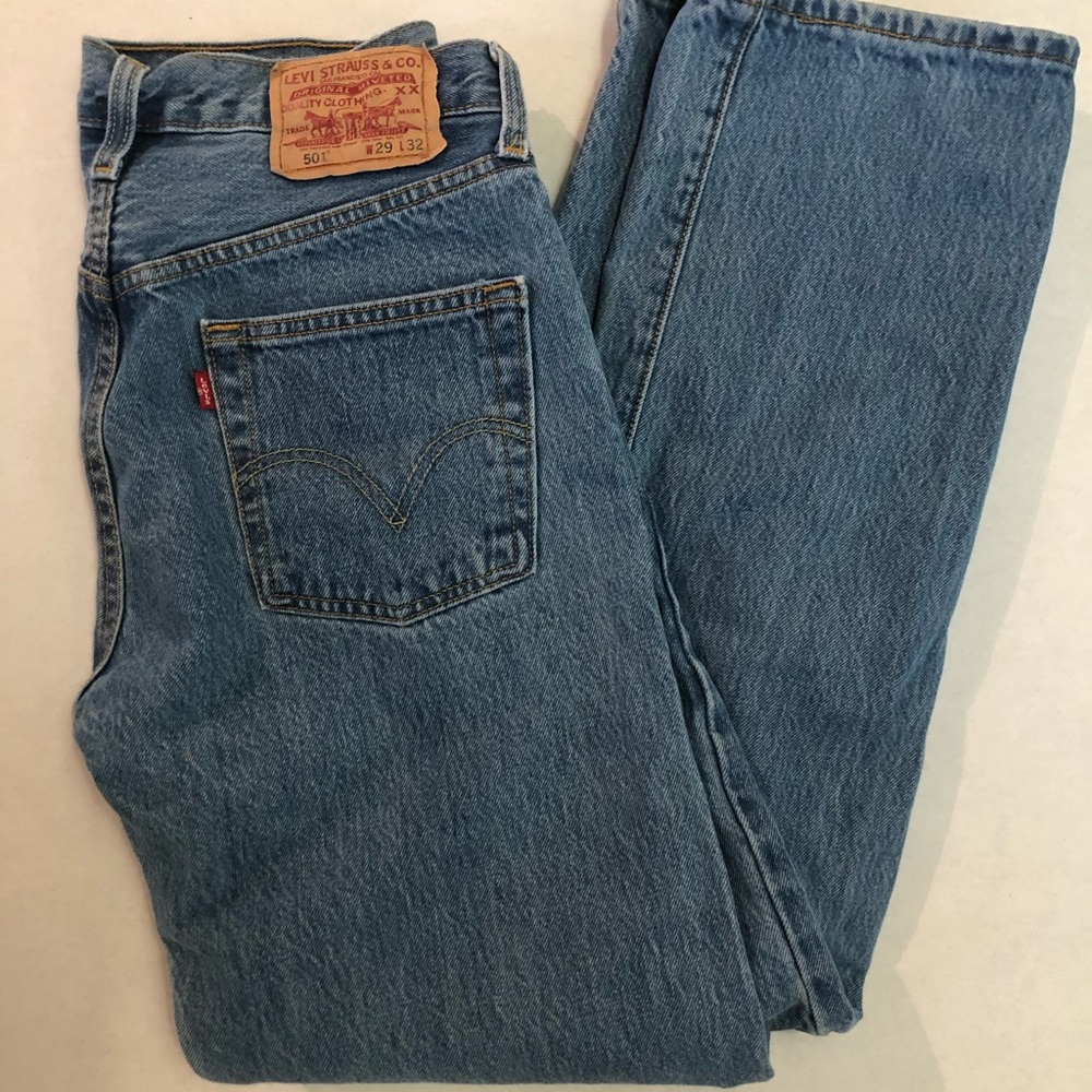 LEVIS 501s